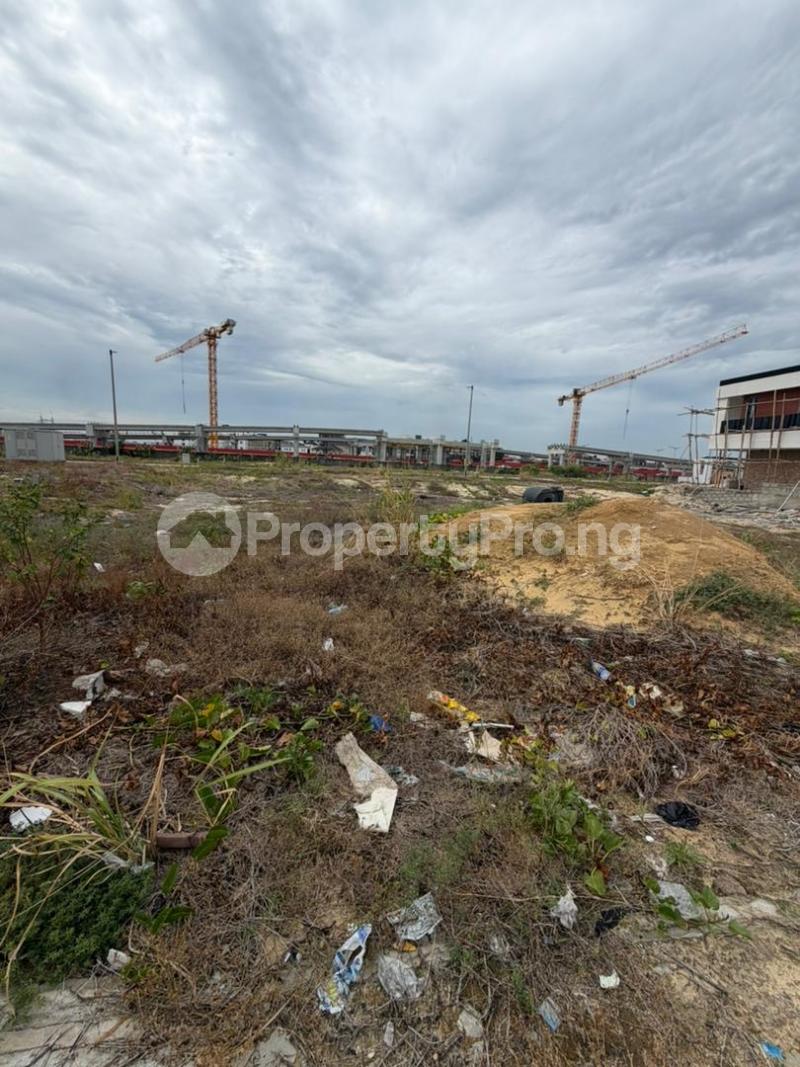 Land for sale Mayigun Beach Estate Jakande Lekki Lagos