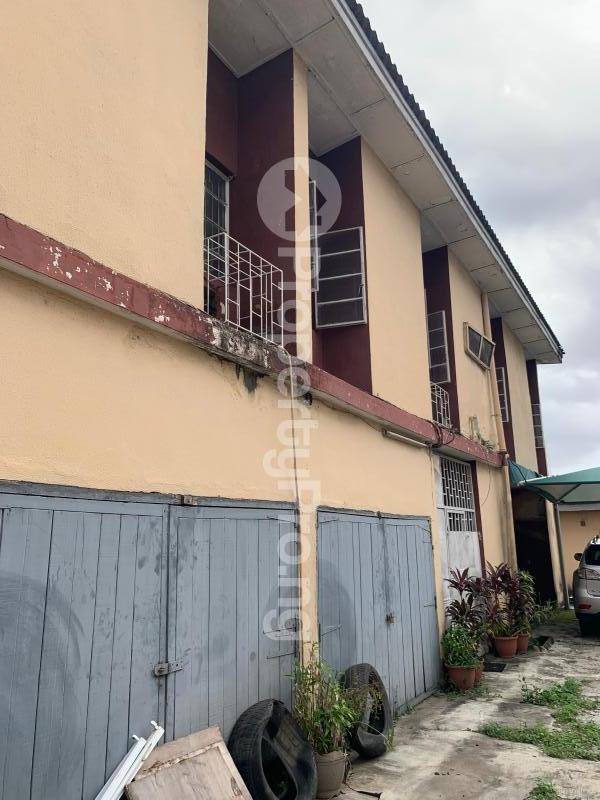 4 bedroom House for rent Obanikoro Shomolu Lagos - 0