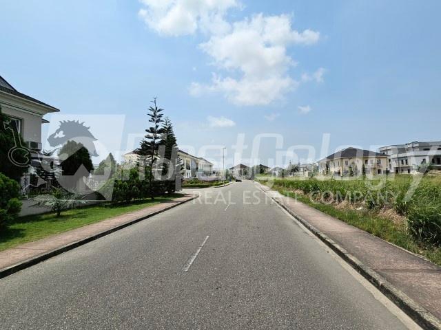 Land for sale Along Lekki Expressway Lekki Lagos - 0