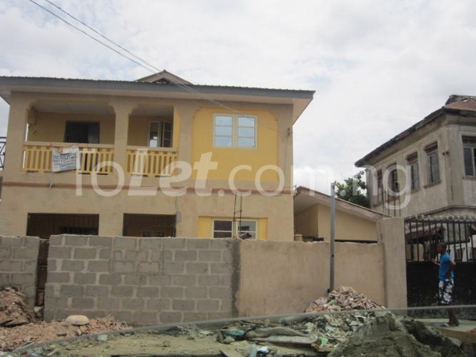 2 bedroom Flat / Apartment for rent Alagomeji Yaba Yaba Lagos