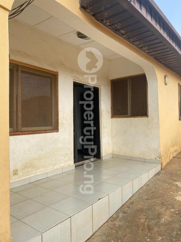 3 bedroom Flat / Apartment for rent Akobo Ibadan Oyo