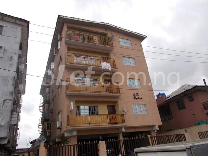 3 bedroom Flat / Apartment for rent 2, Bishop Street Off Agege Motor Road, Surulere Surulere Lagos