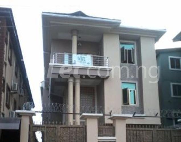 3 bedroom Flat / Apartment for rent Off Adekunle Road, Yaba Yaba Lagos - 0