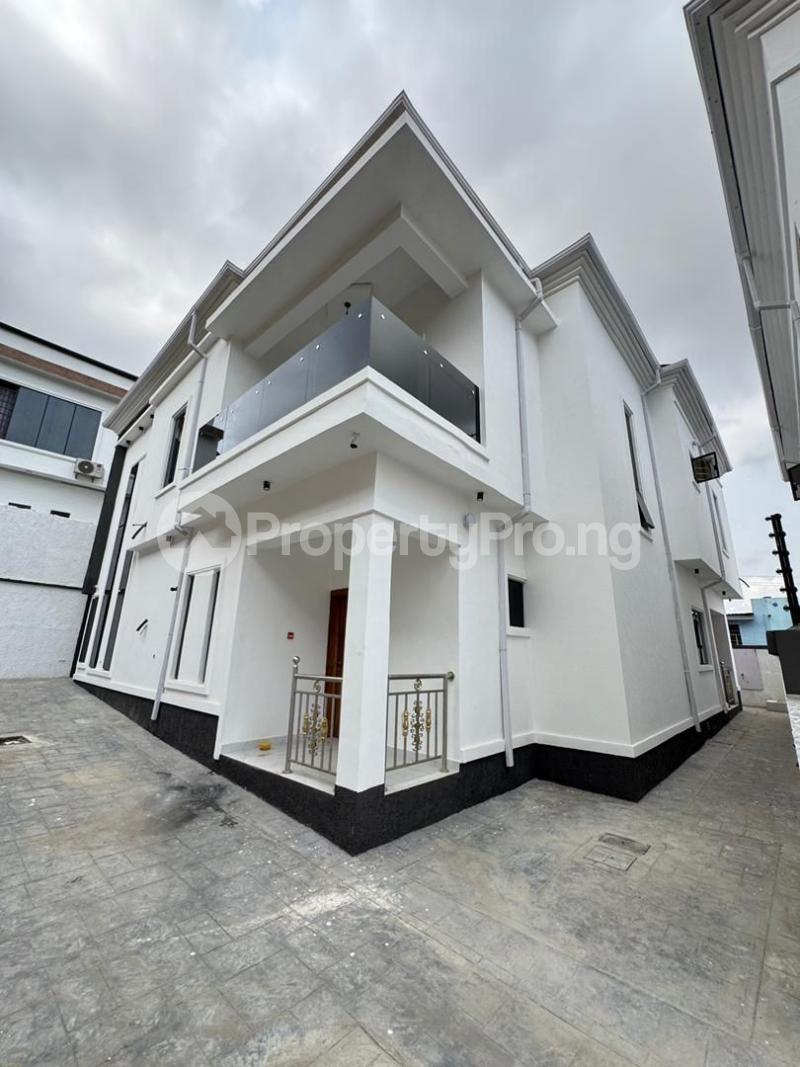 6 bedroom House for sale Berger Ojodu Lagos