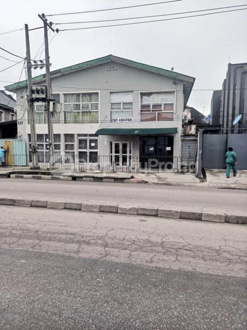6 bedroom House for sale Close To Ogunlanor Drive Itire Surulere Lagos - 0