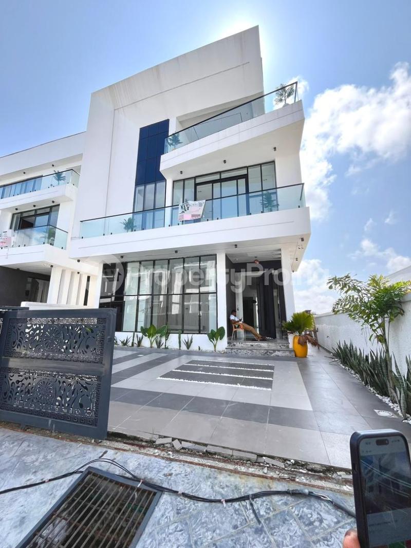 6 bedroom House for sale Chevron Lekki Lagos