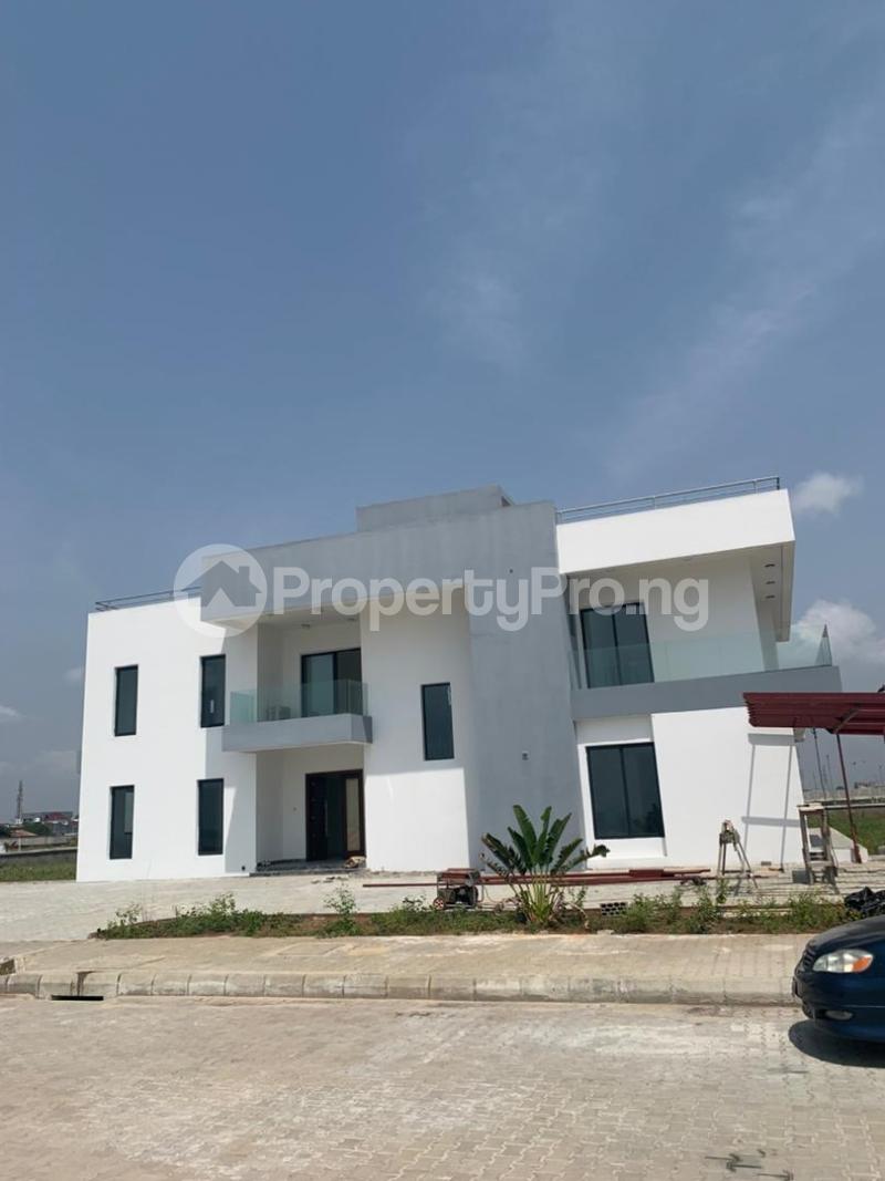 6 bedroom House for rent Maiyegun Beach Estate Jakande Lekki Lagos