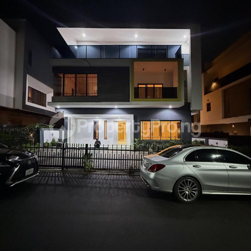 6 bedroom House for sale Guzape Abuja