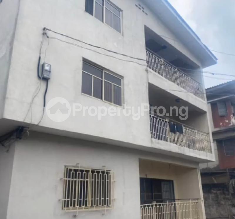 6 bedroom House for sale Osolo way Isolo Lagos