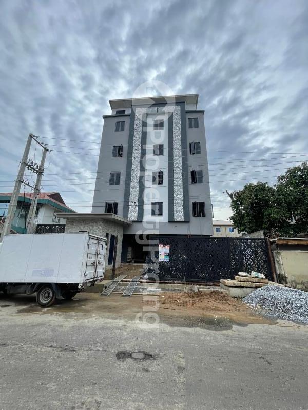 3 bedroom Flat / Apartment for rent Off Onike Yaba Road Alagomeji Yaba Lagos