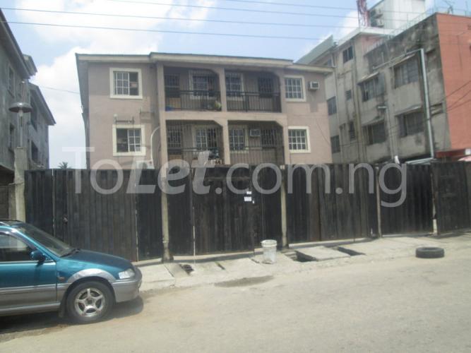 2 bedroom Flat / Apartment for rent 36, Olonode, Alagomeji Yaba Yaba Lagos