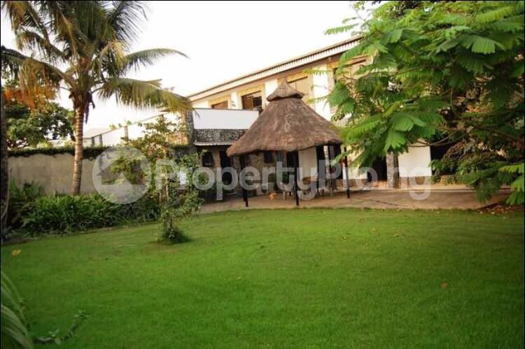 7 bedroom House for sale Alhaji Abgabiaka Street Ago palace Okota Lagos