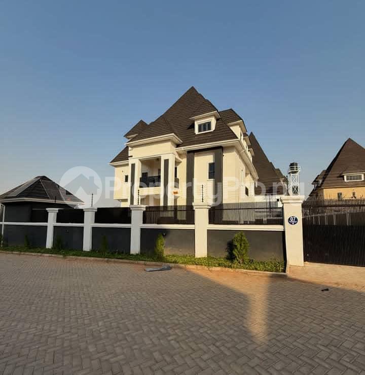 7 bedroom House for sale Karsana Abuja