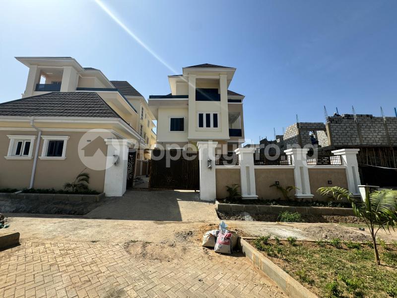 7 bedroom House for sale Guzape Abuja