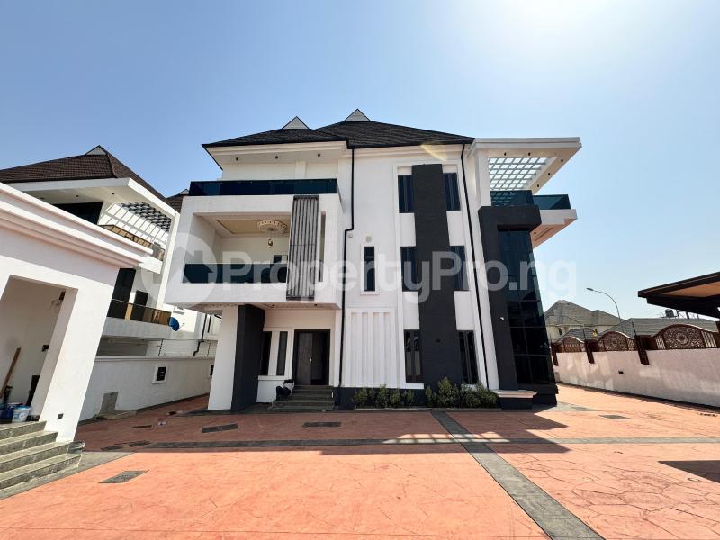 7 bedroom House for sale Guzape Abuja
