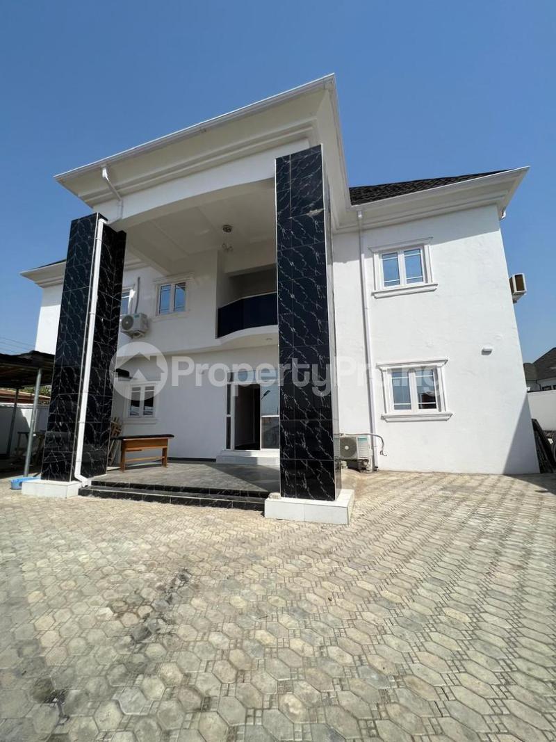 7 bedroom House for sale Ade Oje Estate Oluyole Extension Akala Express Ibadan Oyo