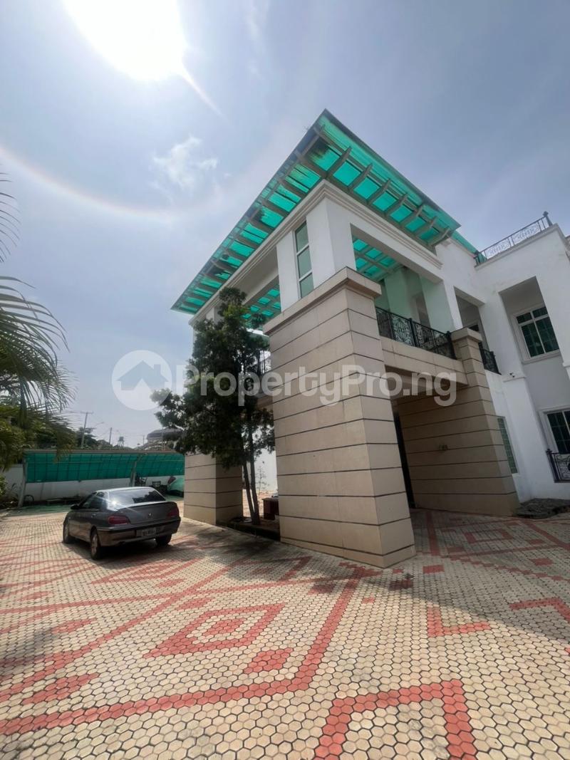 7 bedroom House for sale Guzape Abuja
