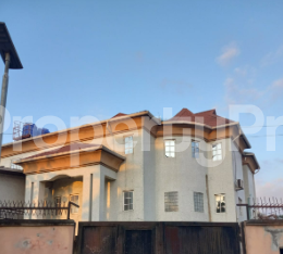 7 bedroom House for sale Alaka Estate Off Funsho Williams Avenue Surulere Lagos