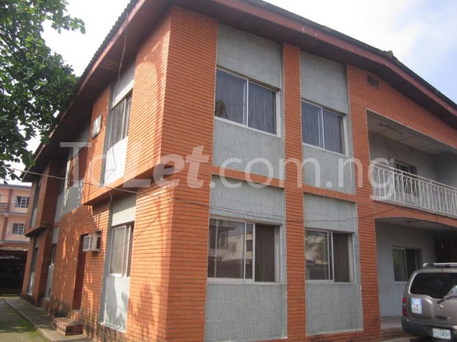 3 bedroom Flat / Apartment for rent Oluloyo Street, Ajao Estate Maryland Ikeja Lagos