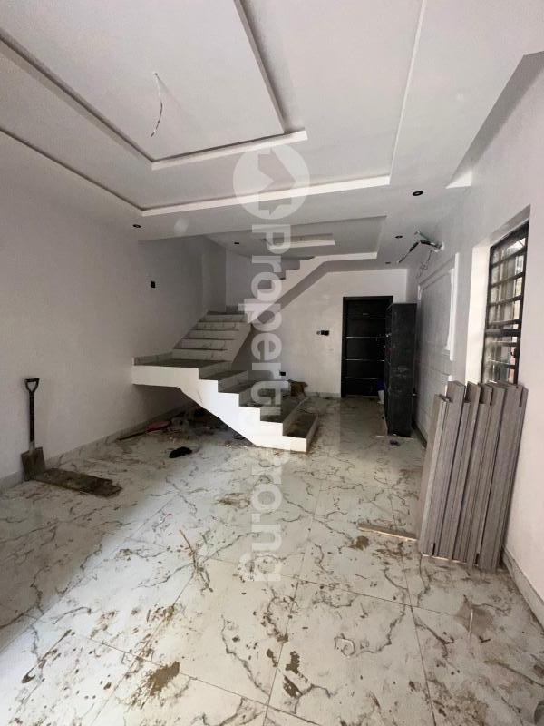 2 bedroom House for rent Mobil Road Ilaje Ajah Lagos