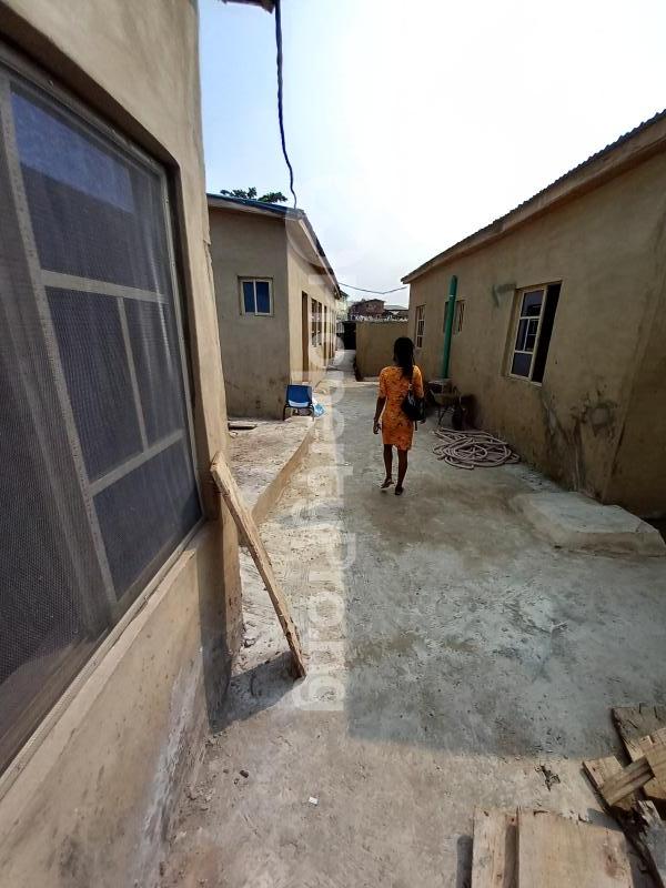 1 bedroom Flat / Apartment for rent Off Ilaje Road Bariga Shomolu Lagos