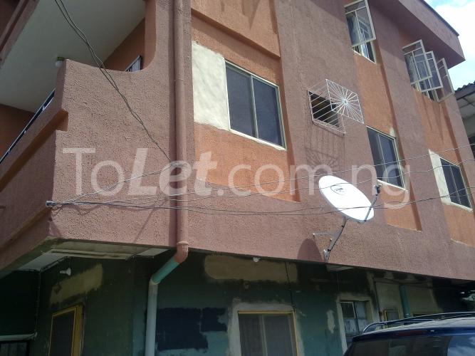 3 bedroom Flat / Apartment for rent 1, Falohum Street, Off Oyebode Street, Surulere Surulere Lagos