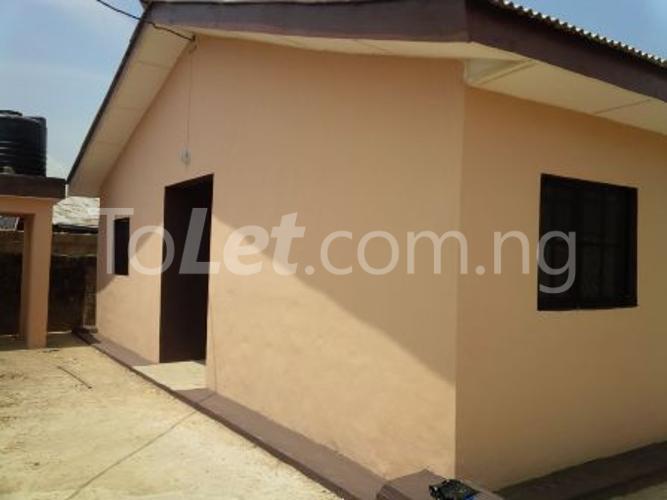 1 bedroom House for rent Off Bariga Road Junction, Shomolu Shomolu Lagos