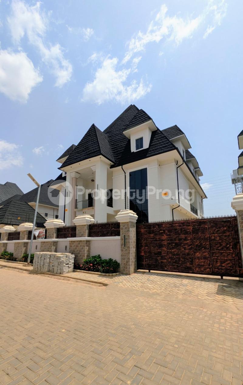 7 bedroom House for sale Main Gwarinpa Abuja