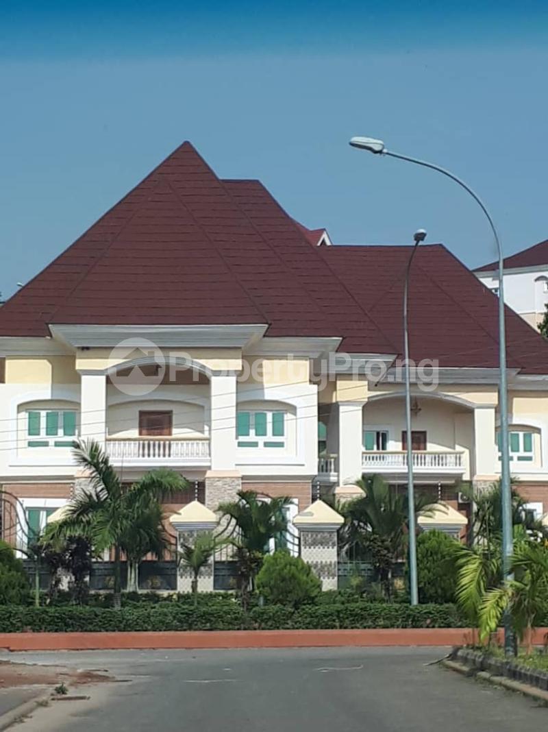 7 bedroom House for sale Close To Nnpc Guzape Abuja