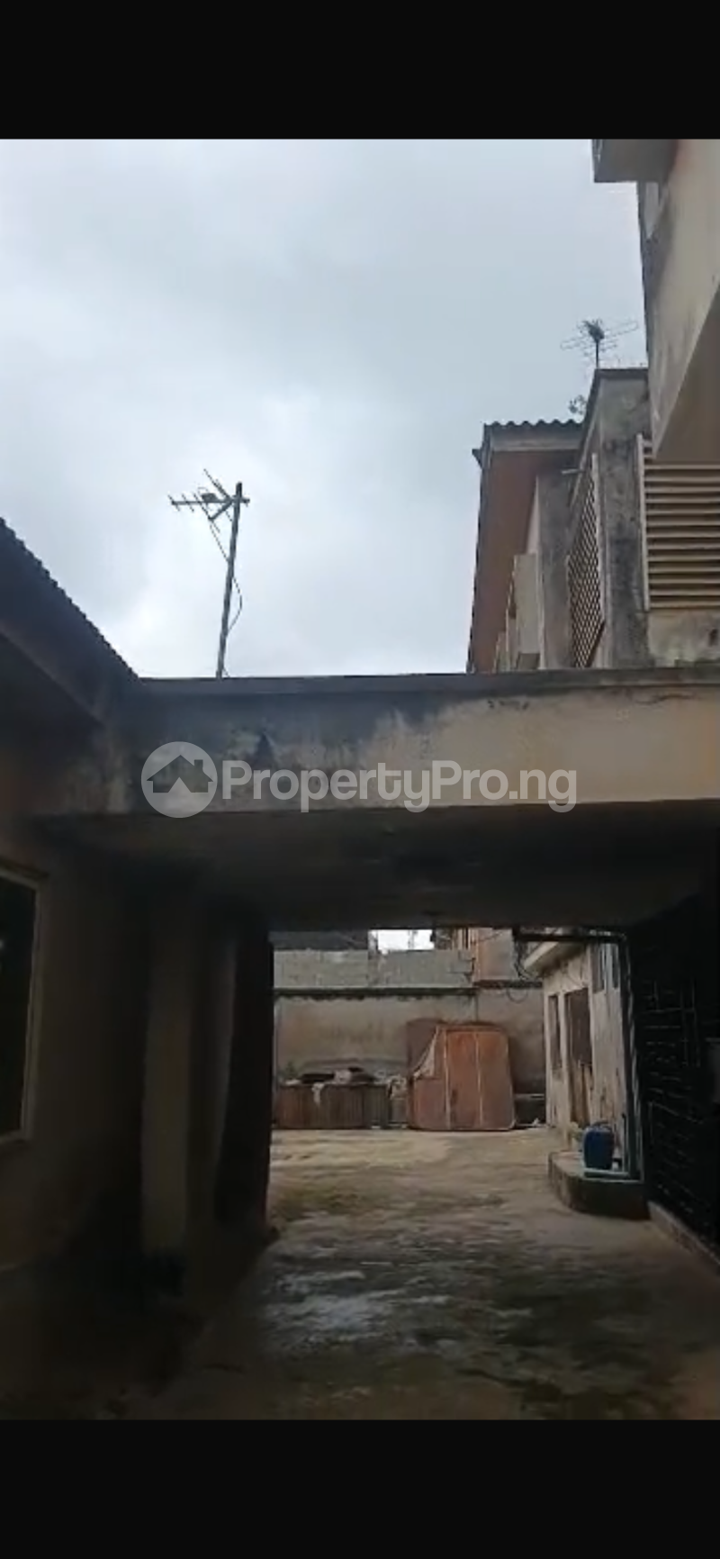 House for sale Hostel Bus Stop Egbe Ikotun/Igando Lagos