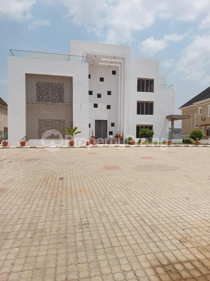 8 bedroom House for sale Guzape Abuja