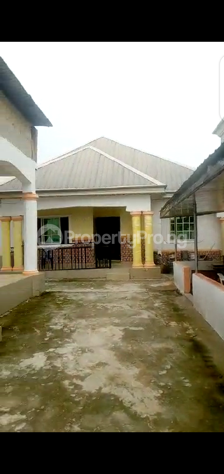 8 bedroom House for sale Abba Father Street, Off Owerri, Imo State. Owerri Imo