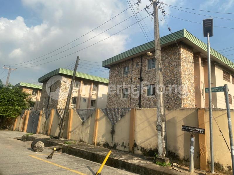 3 bedroom Flat / Apartment for rent Inside An Estate Adeniyi Jones Ikeja Lagos