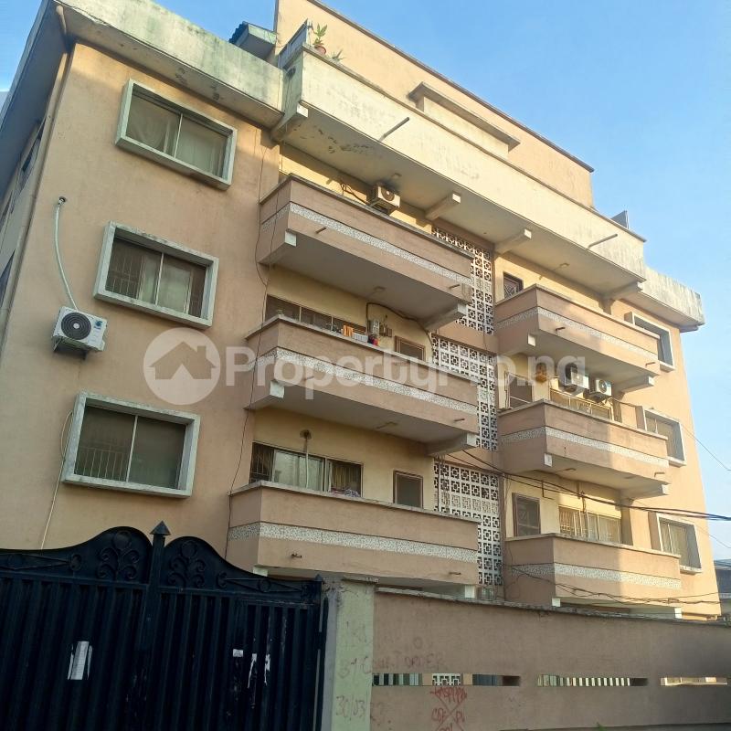 House for sale Off Kilo Bus Stop Kilo-Marsha Surulere Lagos