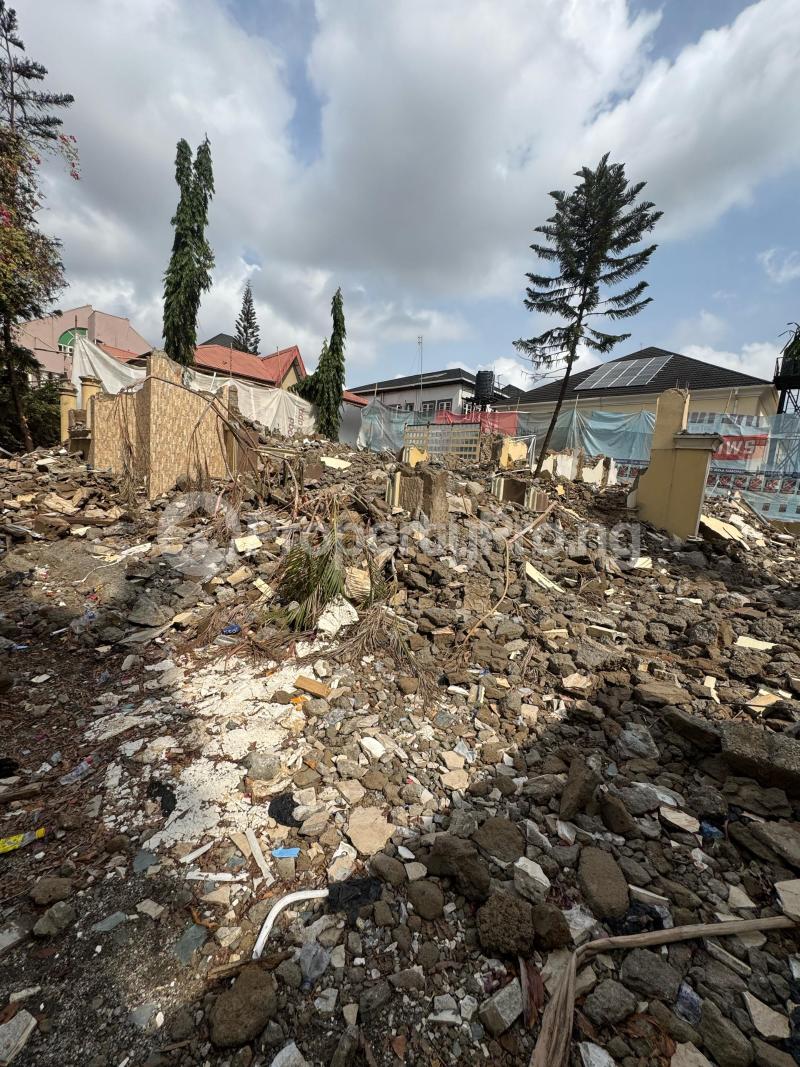 Land for sale Dipo Oyewale Zone Magodo GRA Phase 1 Ojodu Lagos