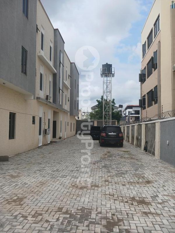 3 bedroom Flat / Apartment for rent Off Ameyo Adadevoh Road. ( Video Is Available) Jahi Abuja