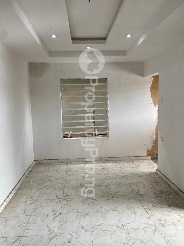 1 bedroom Flat / Apartment for rent Bajulaiye Fola Agoro Yaba Lagos