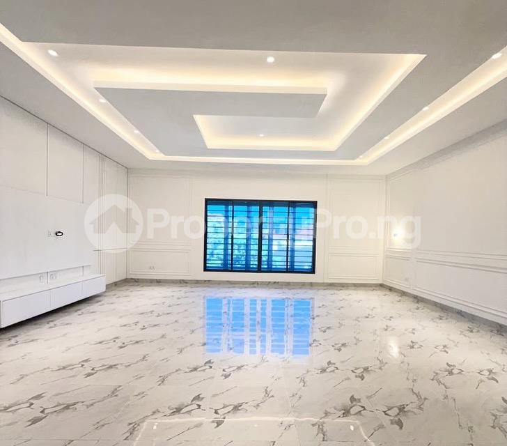 8 bedroom House for sale Wuse 2 Abuja