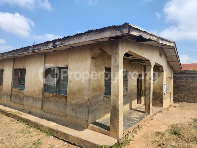 8 bedroom House for sale Ifedapo, Ifelajulo Papa Community Airport Road Alakia Ibadan Oyo