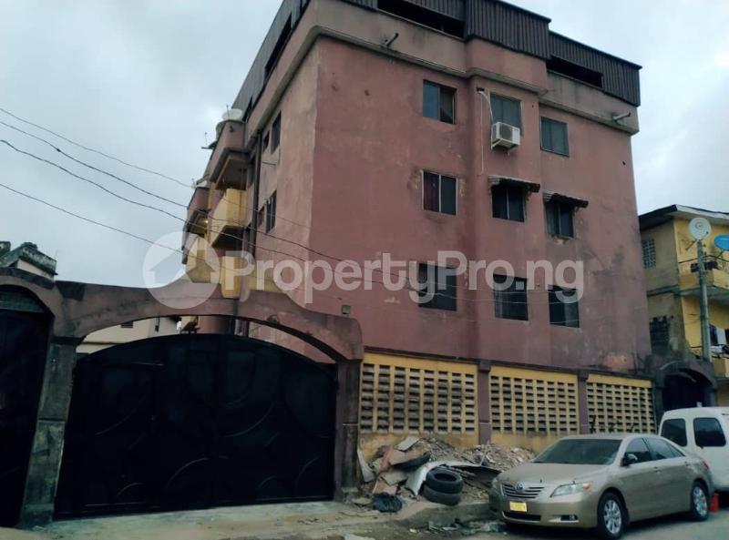 3 bedroom Flat / Apartment for sale Fadeyi Ikorodu Road Shomolu Lagos