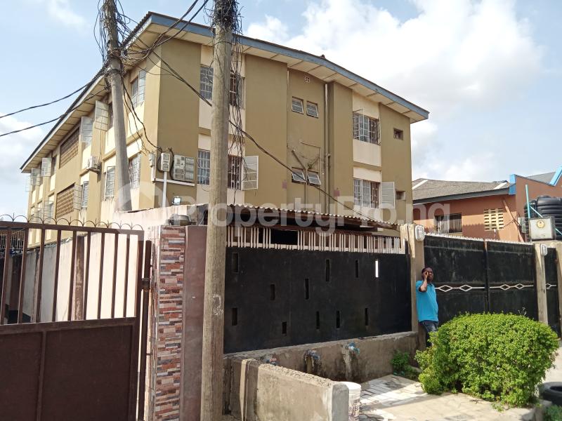 10 bedroom Flat / Apartment for sale Estate Community road Okota Lagos