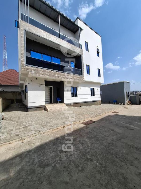 5 bedroom House for sale Guzape Abuja