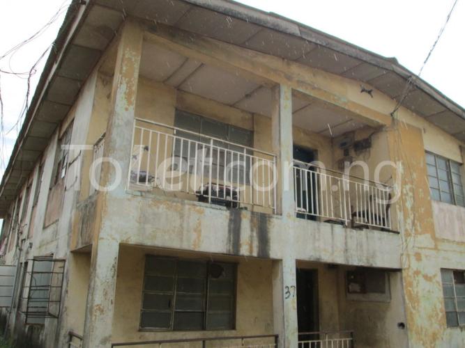 3 bedroom Flat / Apartment for rent Aremu Olatunbosun Str Oshodi Expressway Oshodi Lagos