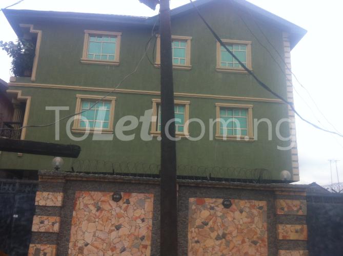 3 bedroom Flat / Apartment for rent Okujobi Street Off Folami Street Shomolu Shomolu Lagos