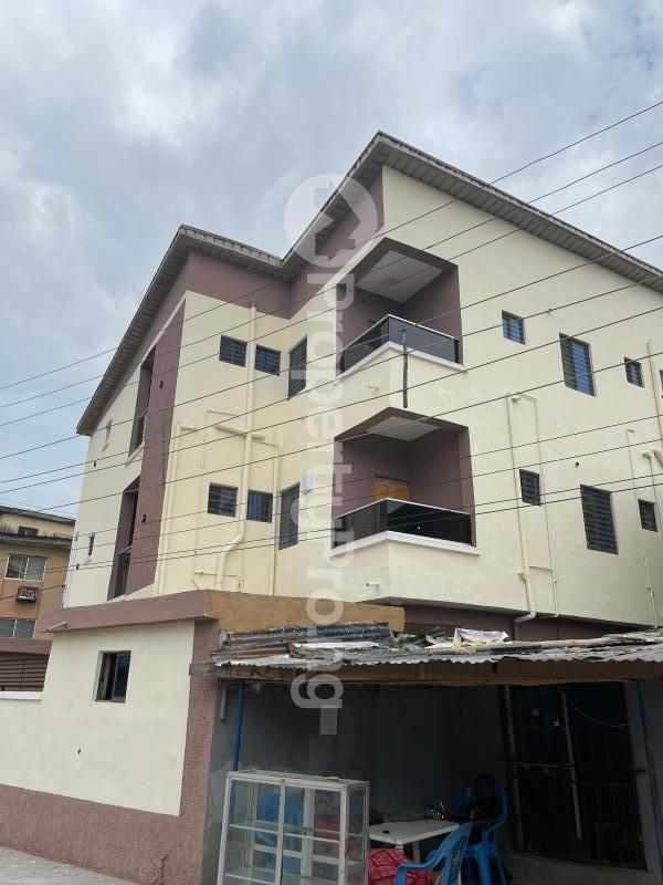 1 bedroom Flat / Apartment for sale Shomolu Shomolu Lagos
