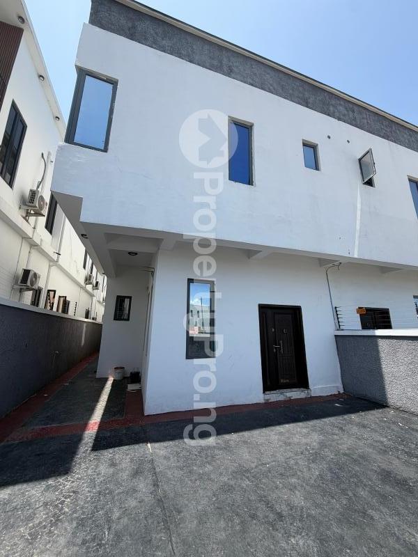 4 bedroom House for rent Ologolo Lekki Lagos