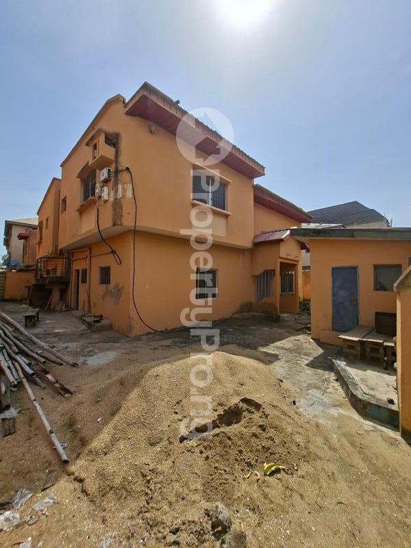 House for sale Off Grandmate Ago palace Okota Lagos