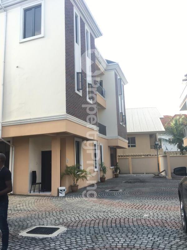 5 bedroom House for sale In A Well Secured Estate Osapa london Lekki Lagos