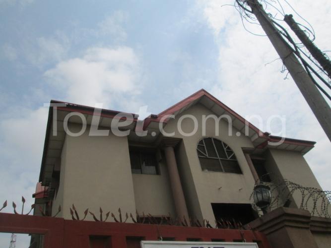 3 bedroom Flat / Apartment for rent Awoniyi Elemo Street Oshodi Expressway Oshodi Lagos