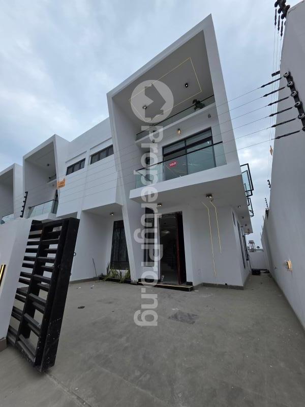 4 bedroom House for sale Orchid Hotel Road, chevron Lekki Lagos